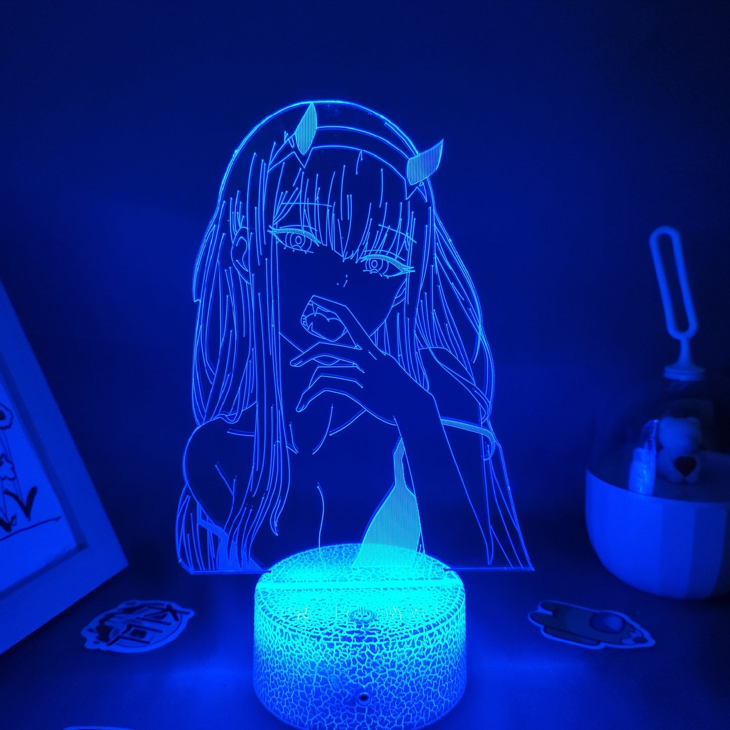 مصابيح ليلية LED RGB ثلاثية الأبعاد من Zero Two Figure 