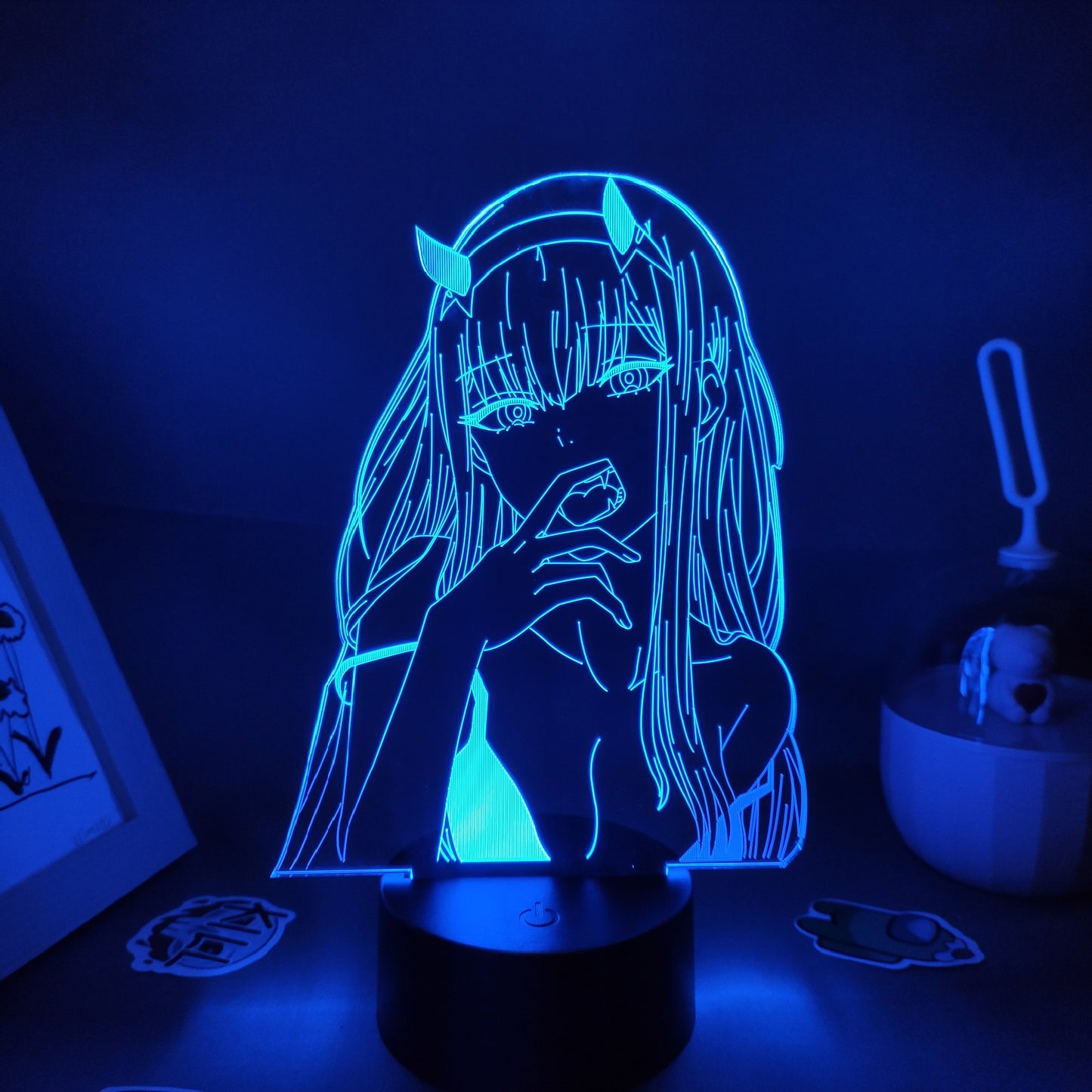 مصابيح ليلية LED RGB ثلاثية الأبعاد من Zero Two Figure 