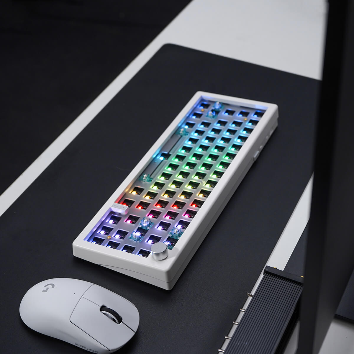 GMK67 Wireless RGB Mechanical Keyboard Kit ( 7 Colors )