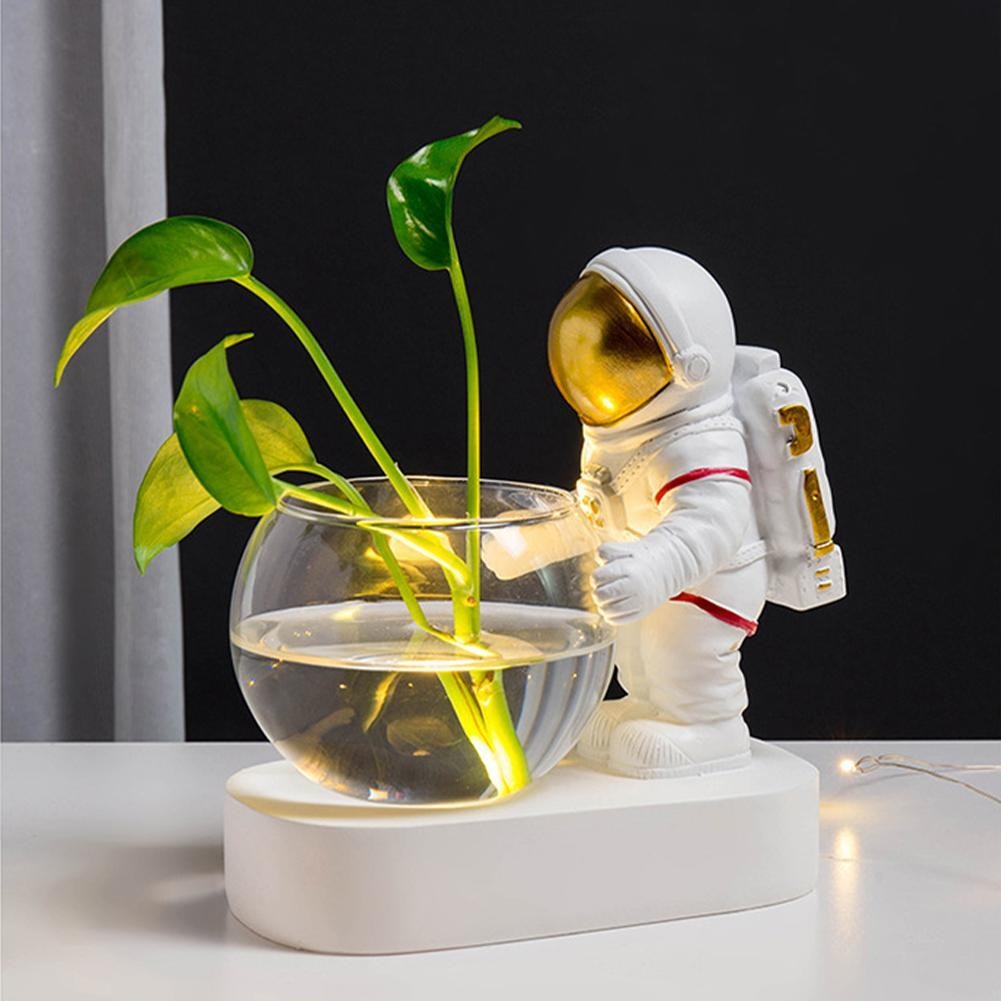 Nordic Astronaut Resin Flower Pot Light